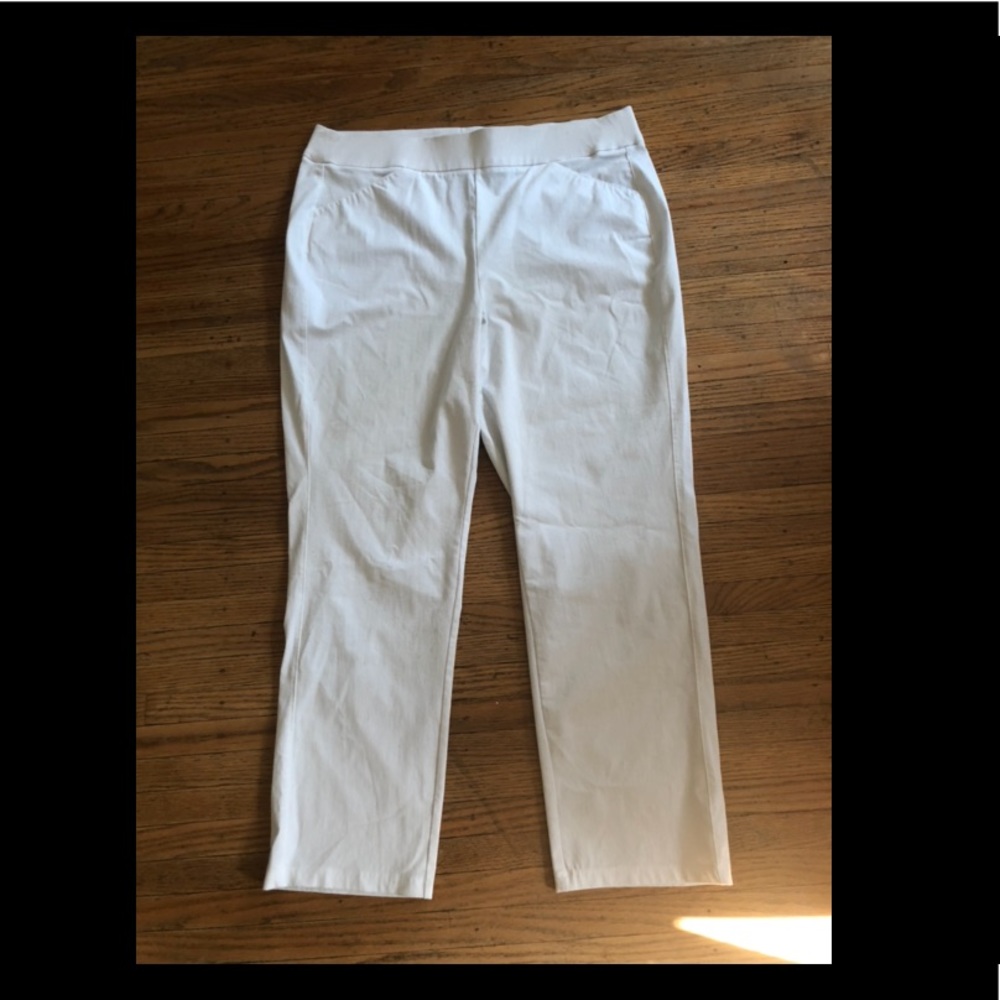 Chico’s Traveler straight leg pant